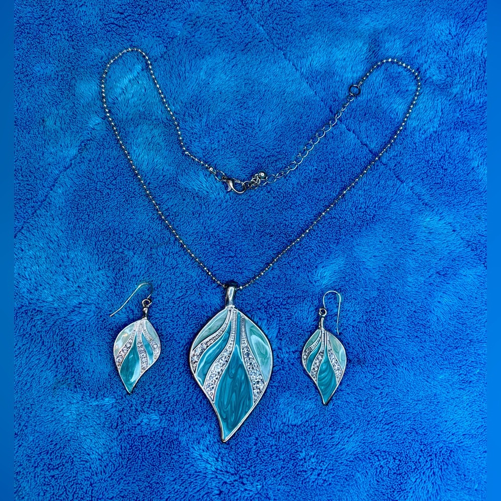 Vintage, Kenneth Cole Elegant Teal Enamel  
& Crystal Necklace and Earring Set